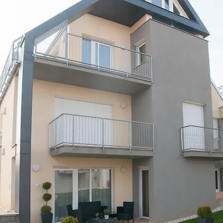 Apartament Aramis 4 *