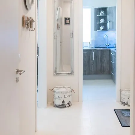 Aramis 4 Apartament